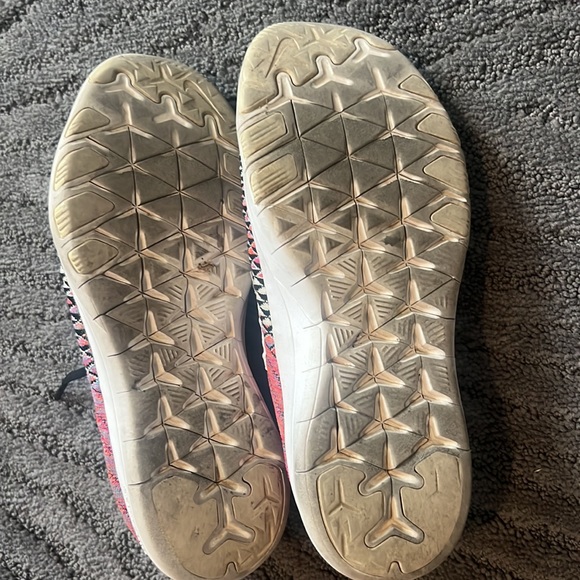 Nike training shoes - Picture 3 of 4